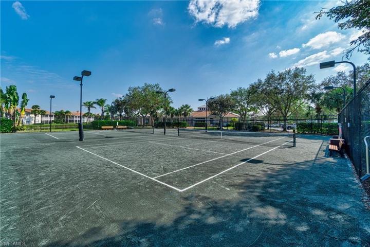 3048  Horizon  LN, NAPLES, FL 34109