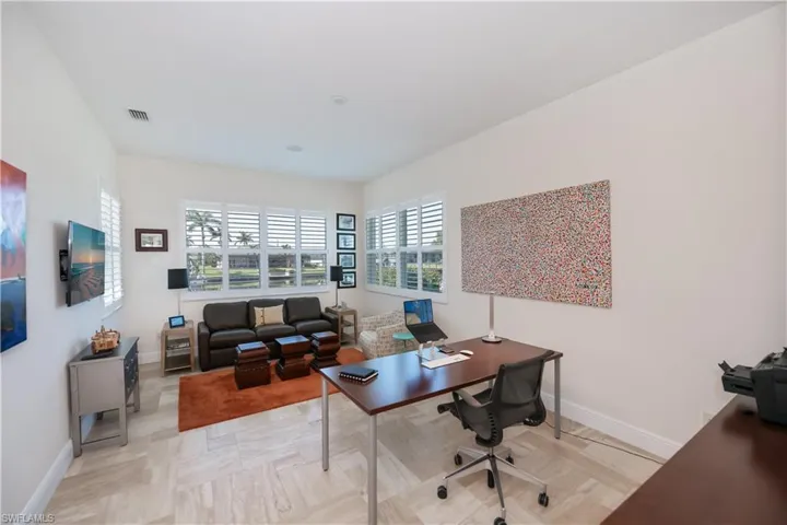 Office/den, very large with plenty of light