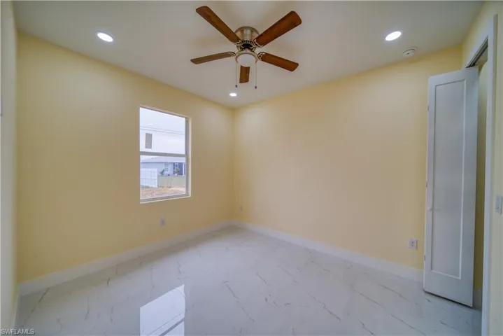 Empty room with ceiling fan