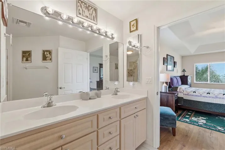 917 47th Ter 201, Cape Coral, Florida 33914