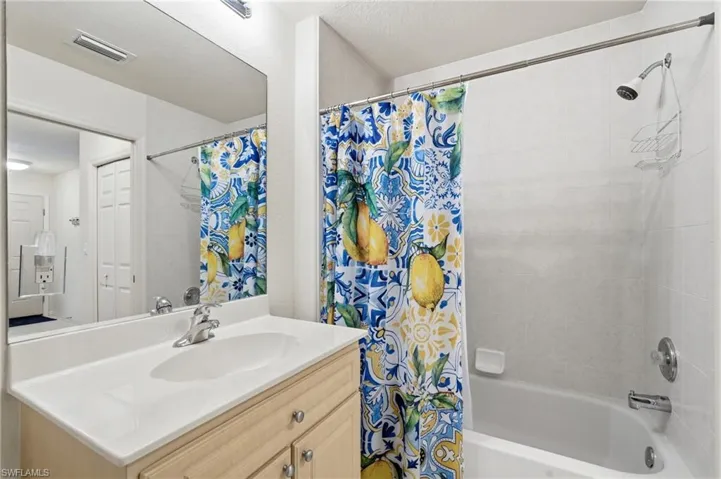 917 47th Ter 201, Cape Coral, Florida 33914