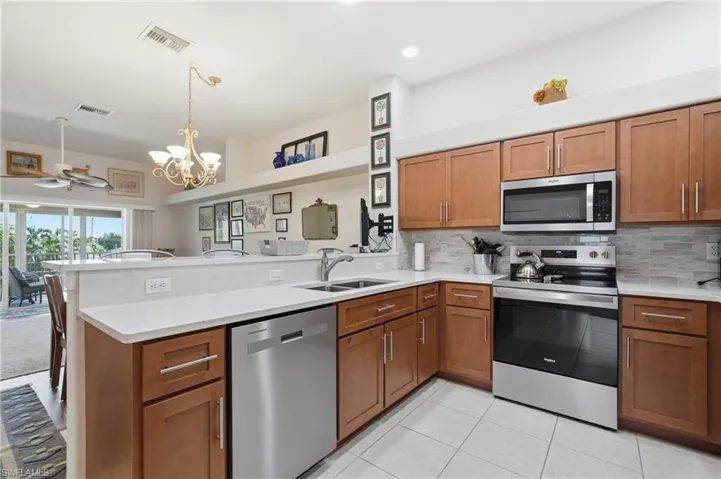 917 47th Ter 201, Cape Coral, Florida 33914