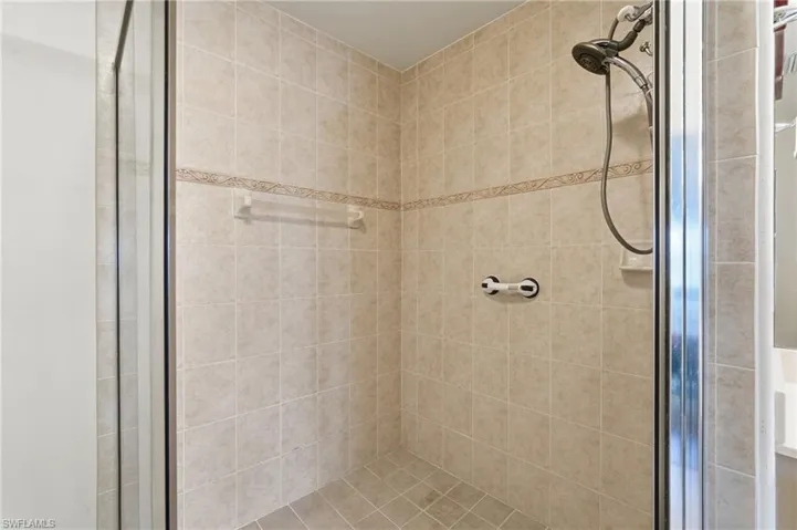 917 47th Ter 201, Cape Coral, Florida 33914