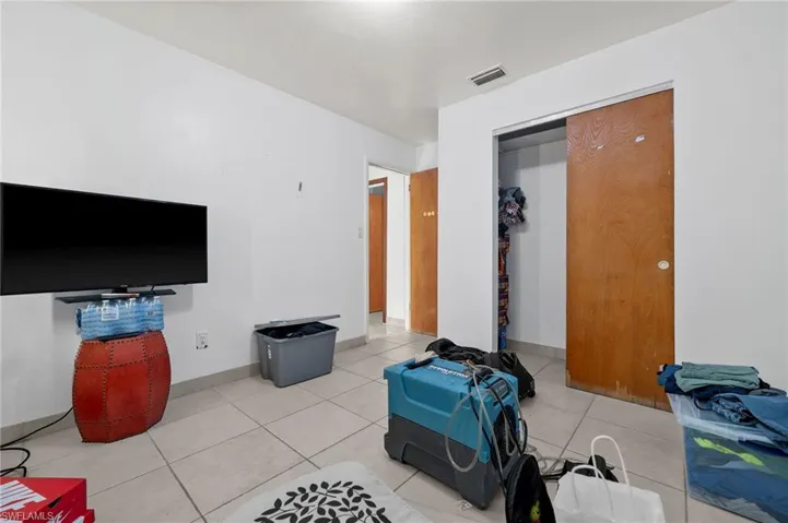 2107  Parker  AVE, Fort Myers, FL 33905