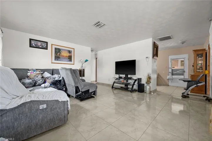 2107  Parker  AVE, Fort Myers, FL 33905