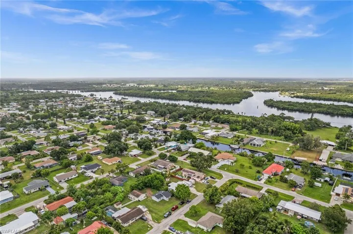 2107  Parker  AVE, Fort Myers, FL 33905