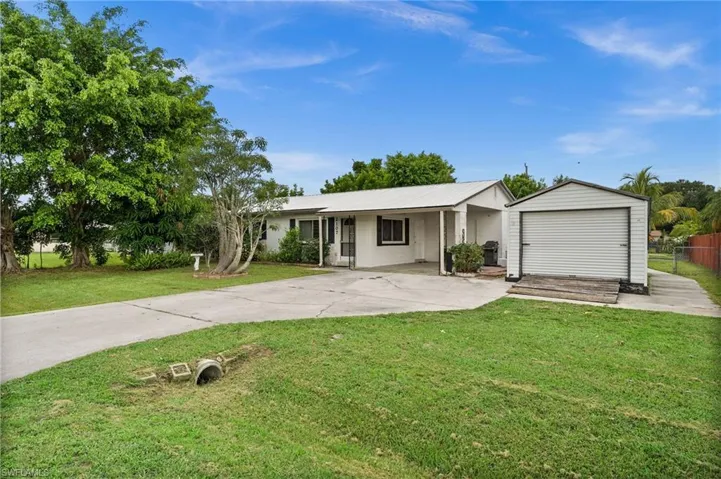 2107  Parker  AVE, Fort Myers, FL 33905