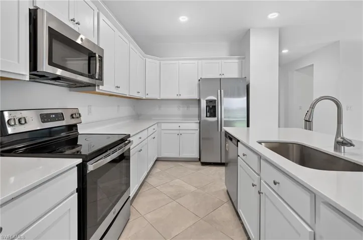 9156 Leatherwood Loop, Lehigh Acres, Florida 33936