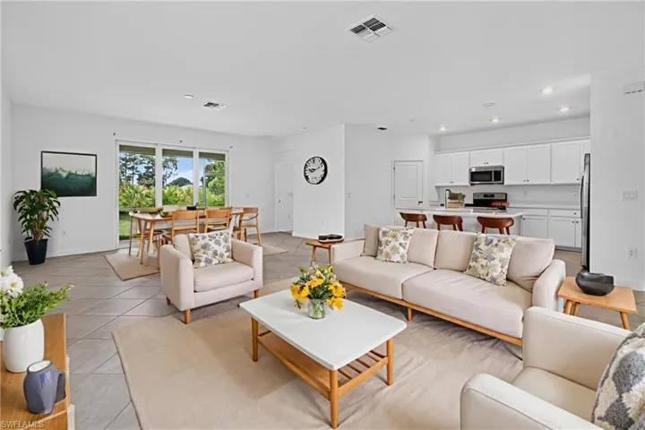9156 Leatherwood Loop, Lehigh Acres, Florida 33936