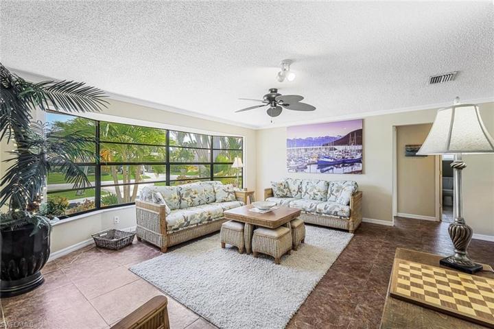 3616 SE 18th AVE, CAPE CORAL FL 33904