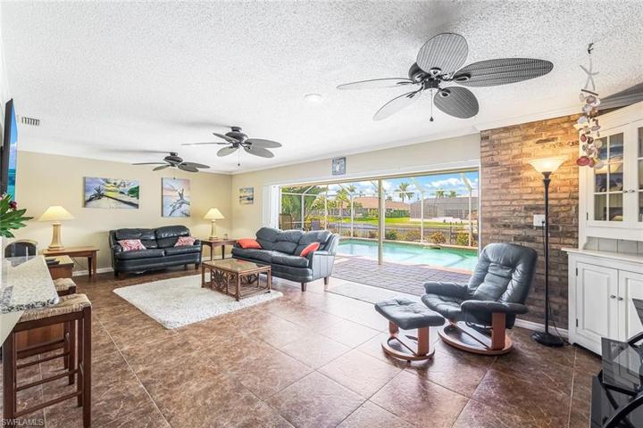 3616 SE 18th AVE, CAPE CORAL FL 33904