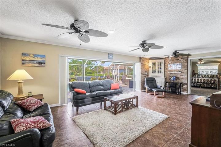 3616 SE 18th AVE, CAPE CORAL FL 33904