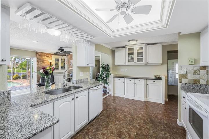 3616 SE 18th AVE, CAPE CORAL FL 33904