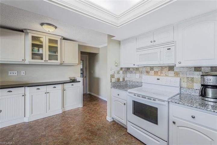 3616 SE 18th AVE, CAPE CORAL FL 33904