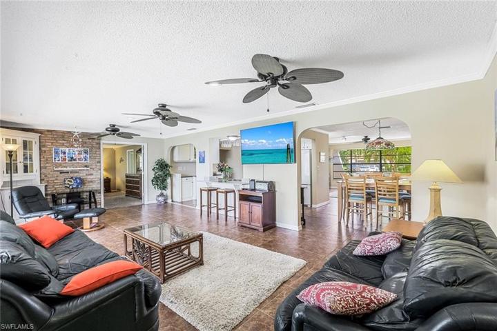 3616 SE 18th AVE, CAPE CORAL FL 33904