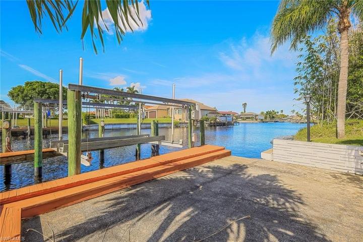 3616 SE 18th AVE, CAPE CORAL FL 33904