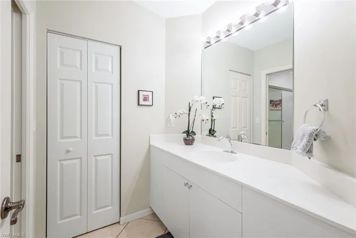 470  Launch  CIR, Naples, FL 34108