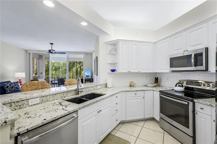 470  Launch  CIR, Naples, FL 34108