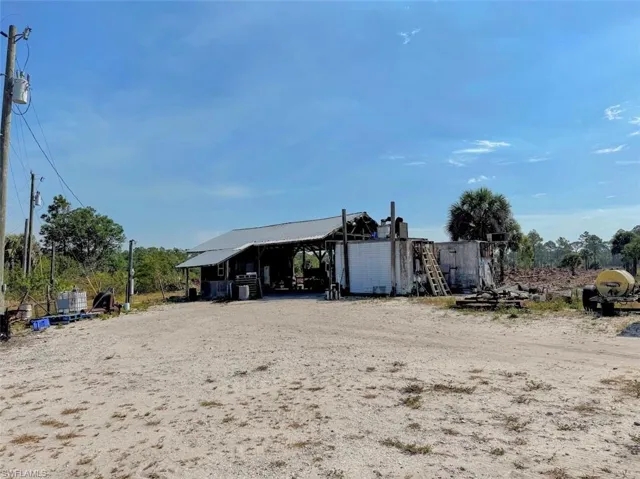 2521  Christopher  LN, Clewiston, FL 33440
