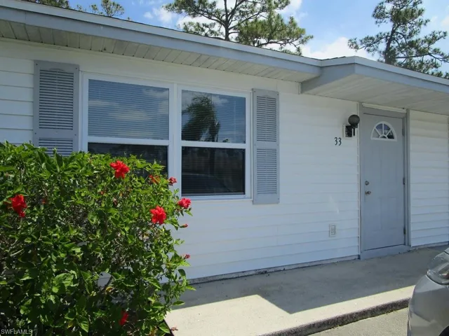 33  Pinewood  BLVD, Lehigh Acres, FL 33936