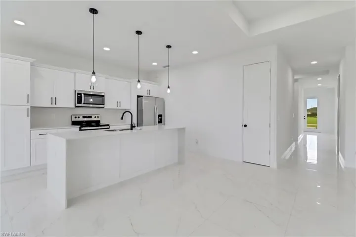 4137 E Gator  CIR, Cape Coral, FL 33909