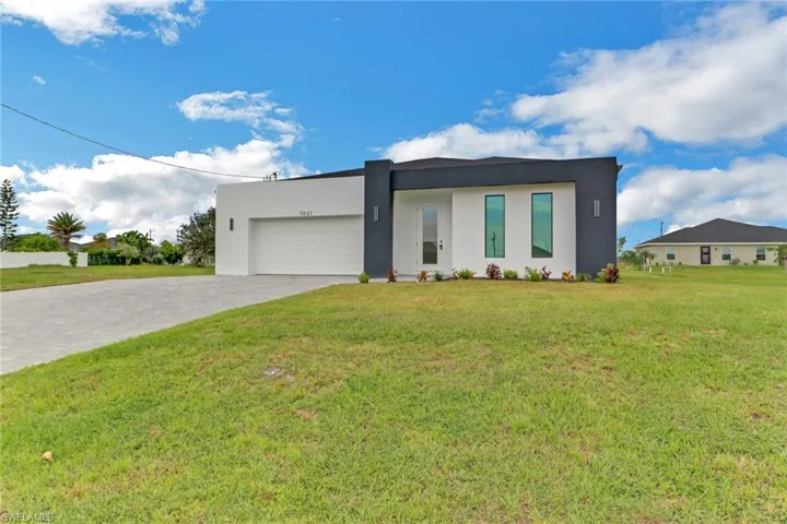 4137 E Gator  CIR, Cape Coral, FL 33909