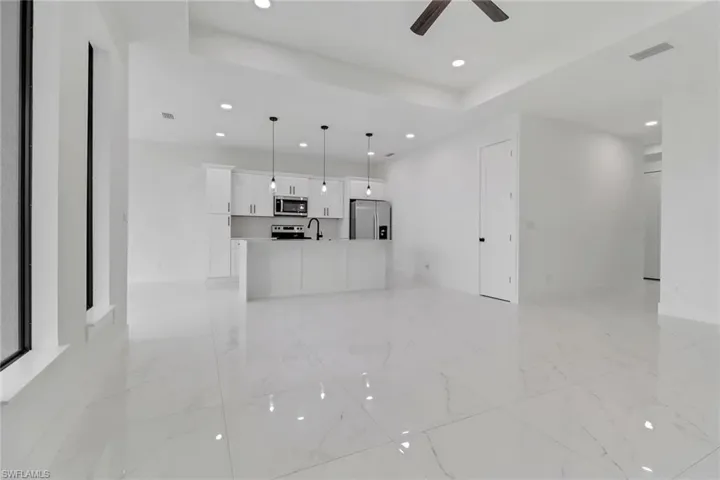 4137 E Gator  CIR, Cape Coral, FL 33909