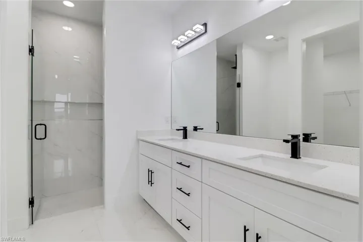 4137 E Gator  CIR, Cape Coral, FL 33909