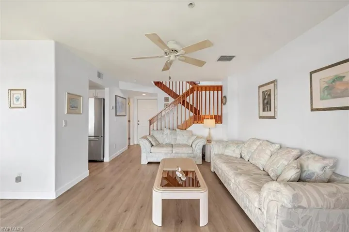 Spacious great room floor plan with volume ceilings