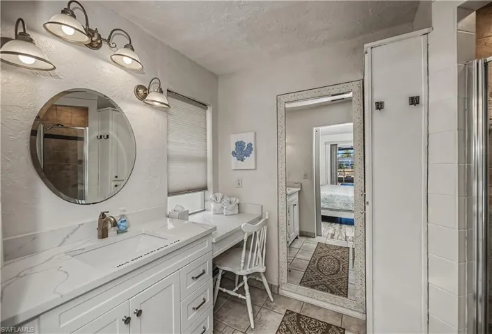 Master bath with make up area