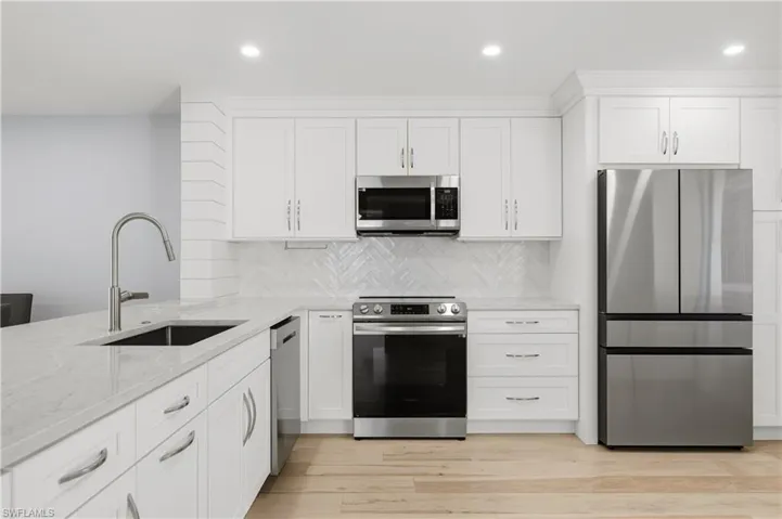 1330 Derbyshire Ct E101, Naples, Florida 34116