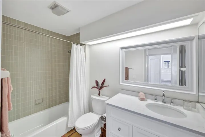 202 Bears Paw Trl 97, Naples, Florida 34105