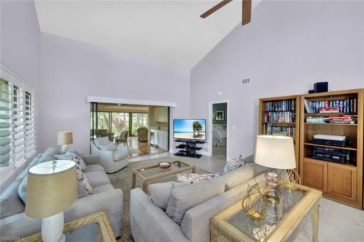202 Bears Paw Trl 97, Naples, Florida 34105