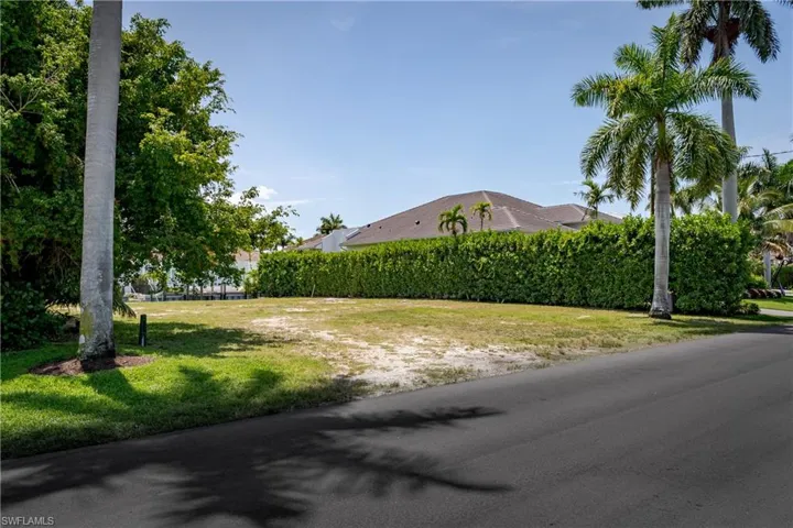 2165 Tarpon Rd, Naples, Florida 34102