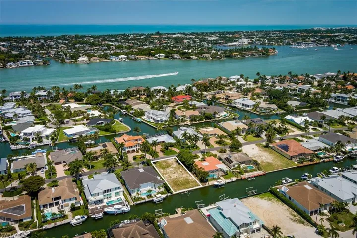 2165 Tarpon Rd, Naples, Florida 34102