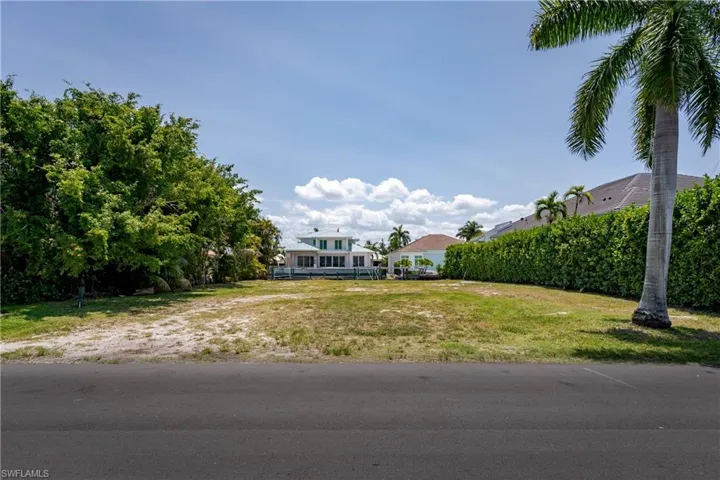 2165 Tarpon Rd, Naples, Florida 34102