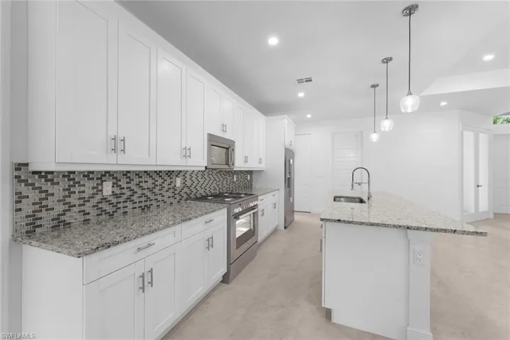 3329  12th SE AVE, Naples, FL 34117
