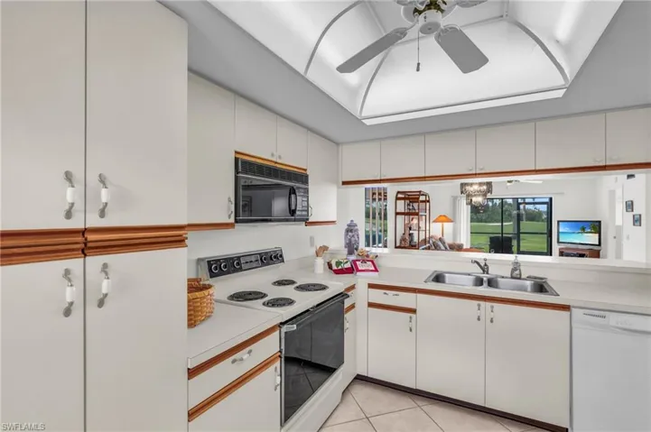 7280  Coventry  CT, Naples, FL 34104