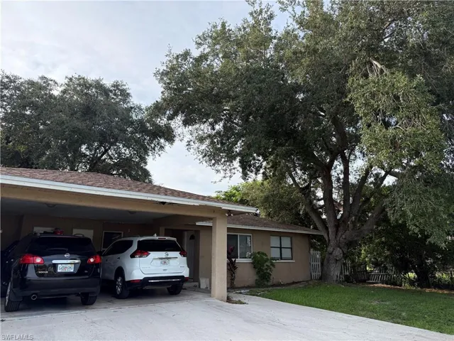 3633 Seagrape Ave B, Naples, Florida 34104