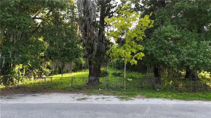 111 S 7th St, Immokalee, Florida 34142