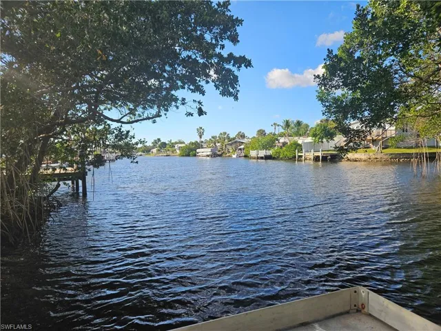 11  Pearl  DR, Naples, FL 34114