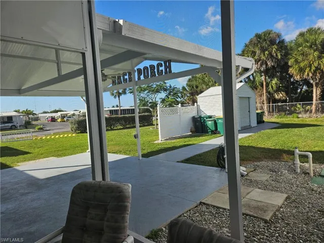 11  Pearl  DR, Naples, FL 34114