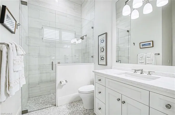 3003  Crayton  RD, Naples, FL 34103