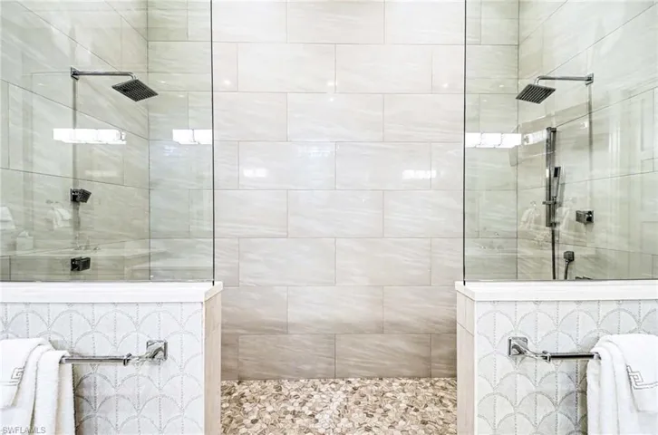 3003  Crayton  RD, Naples, FL 34103
