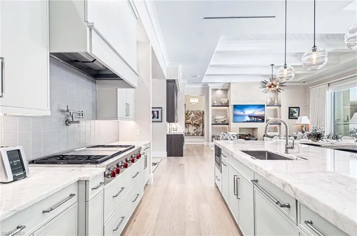 3003  Crayton  RD, Naples, FL 34103