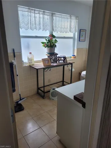 window adds nice natural lighting.