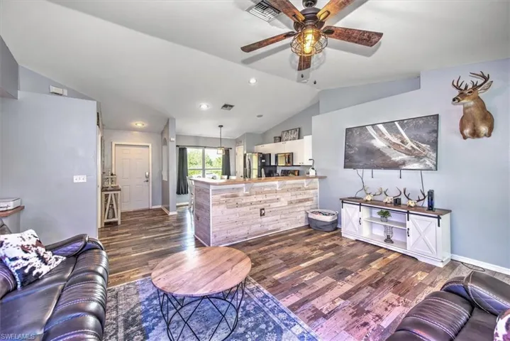 5224  Beecher  ST, Lehigh Acres, FL 33971