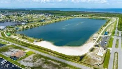 Crystal Lake (5-6 minute drive and 45 minute walk)