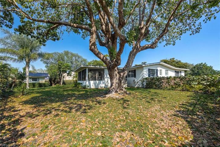 250 E Circle DR, CLEWISTON FL 33440