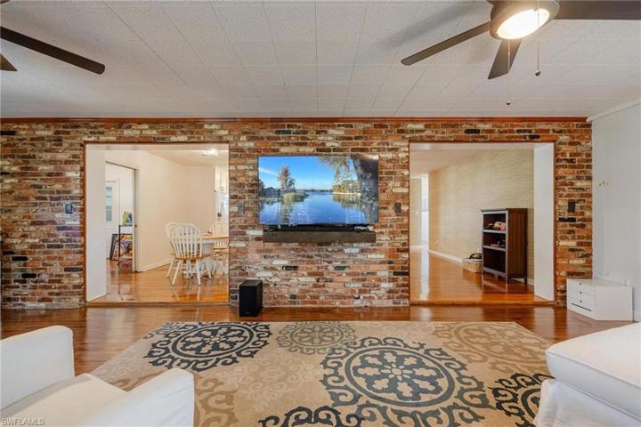 250 E Circle DR, CLEWISTON FL 33440